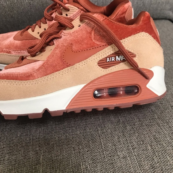 Nike Air Max 90 Velvet LX Dusty Peach - Picture 8 of 9